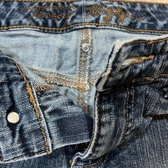 Tommy Hilfiger Ladies Denim Capri Jeans, Medium Wash Blue Denim.Size 10. Vintage - Picture 8 of 16